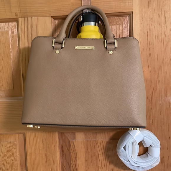 **UNAVAILABLE* **SOLD ELSEWHERE**Michael Kors tan Satchel bag - Picture 5 of 11